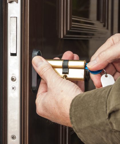 Kiedy konieczna jest wymiana zamka: czy Twój dom jest bezpieczny przed złodziejami?